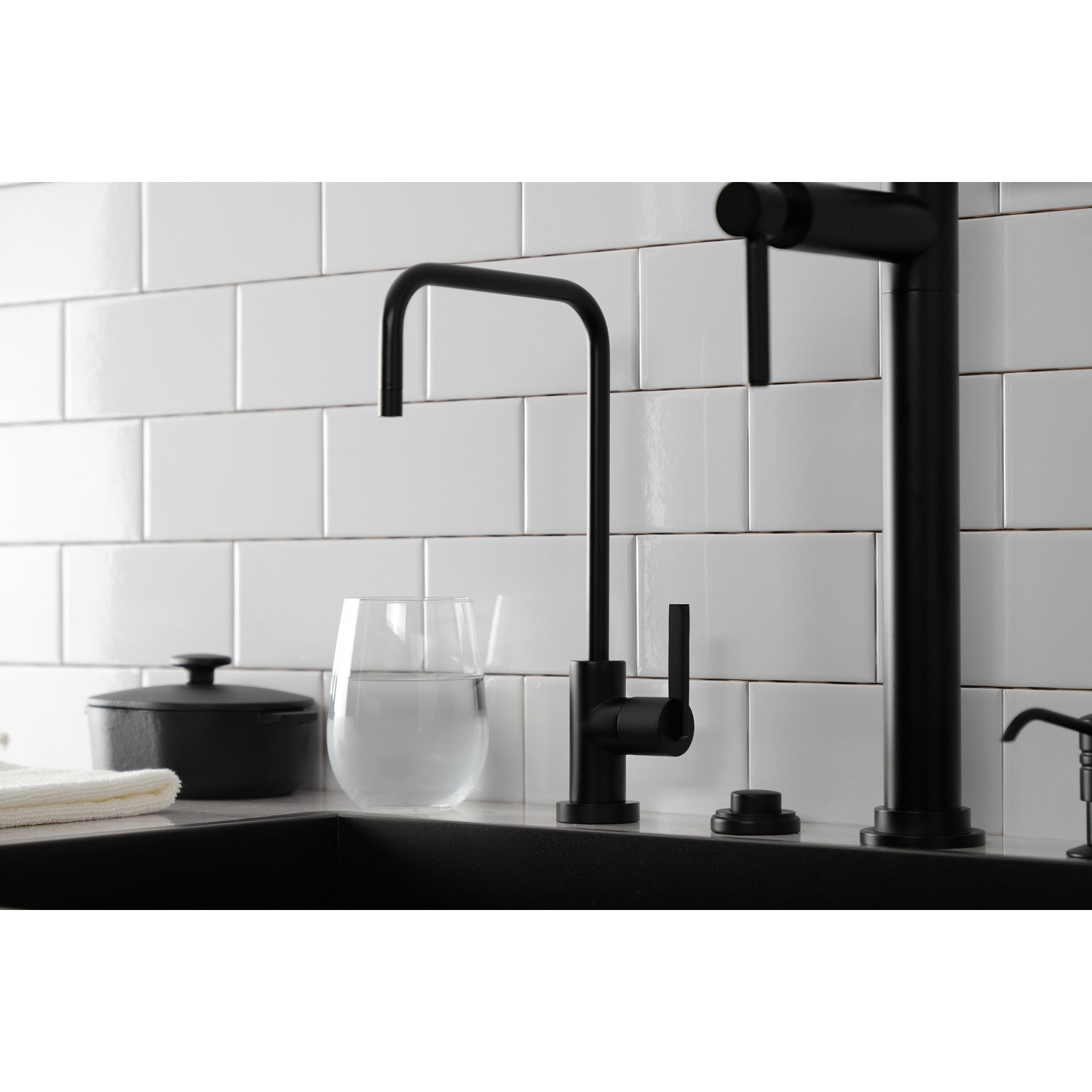Kingston Sona KS6190CTL - Continental Single-Handle 1-Hole Deck Mount Water Filtration Faucet, Matte Black — thumbnail 3